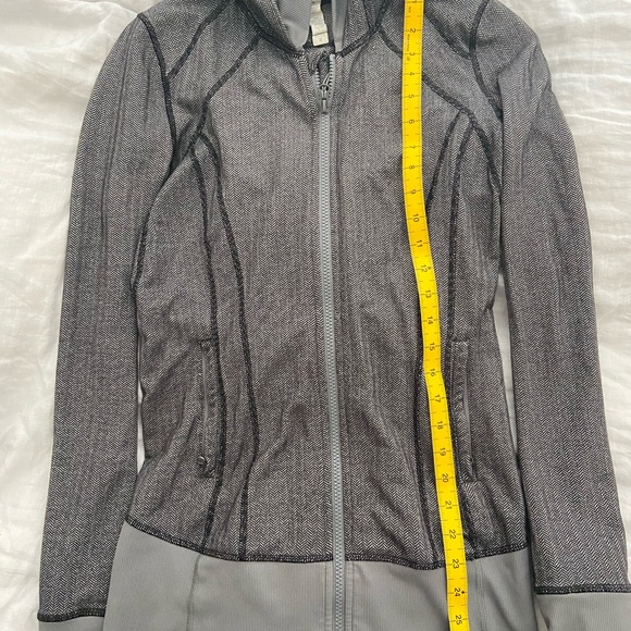 Lululemon jacket - Picture 4 of 5